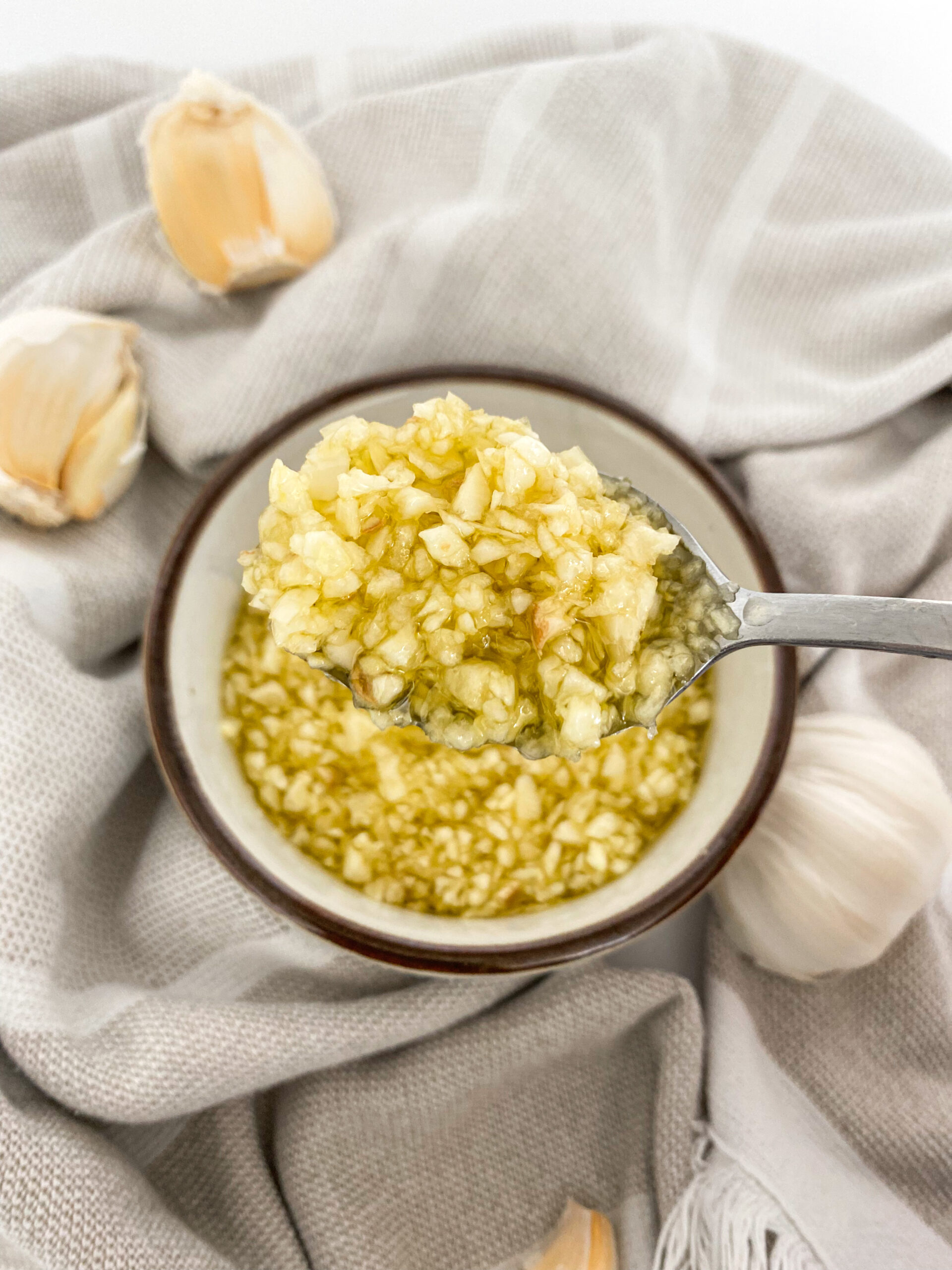 Essential Guide to How to Mince Garlic for Better Flavor in 2025